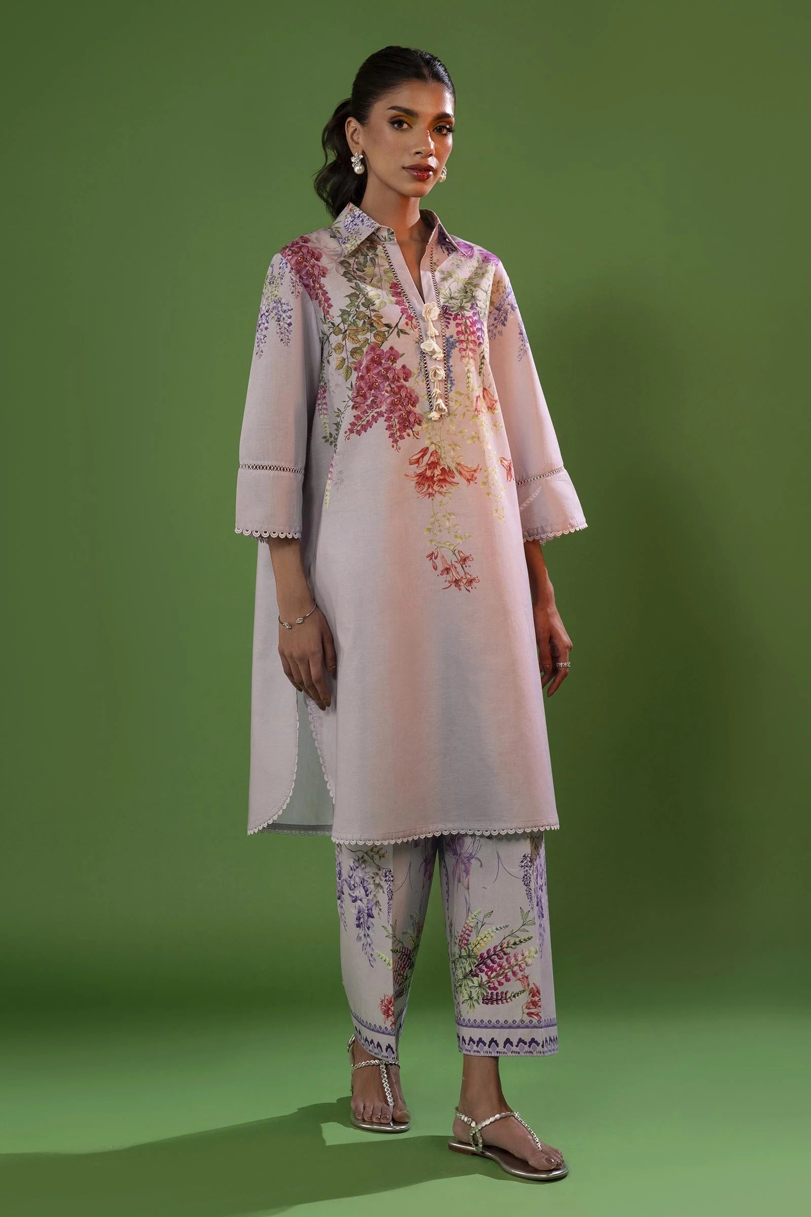 Unstitched Lawn 2 Piece Suit Main image