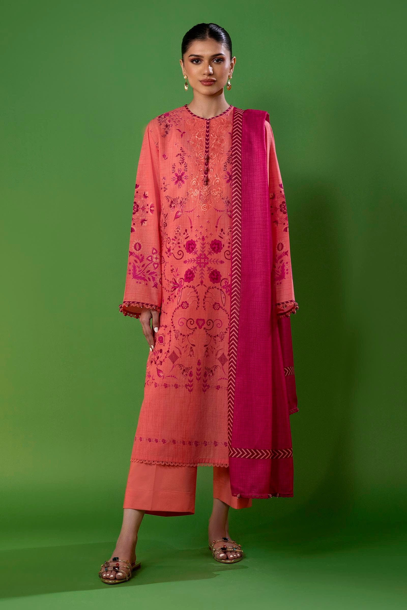 Unstitched Lawn 3 Piece Suit Main image