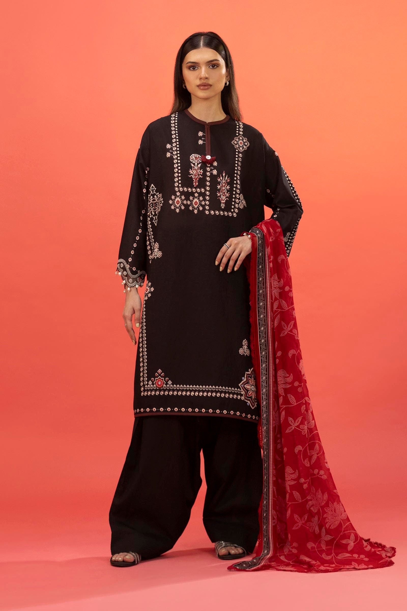 Unstitched Lawn 3 Piece Suit Main image