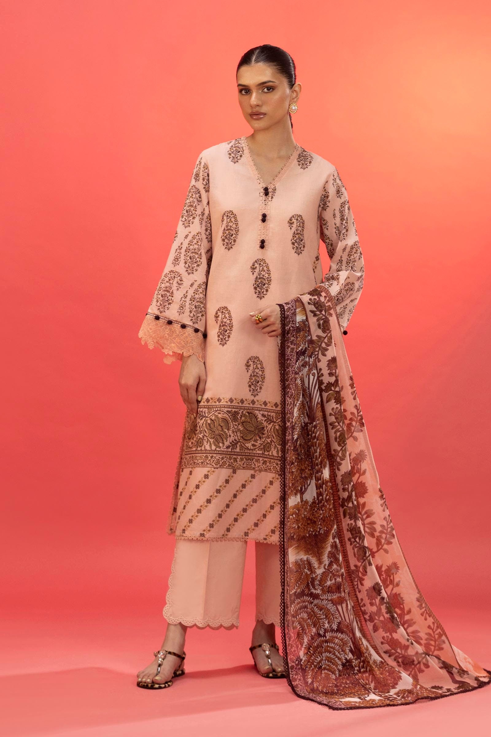 Unstitched Lawn 3 Piece Suit Main image