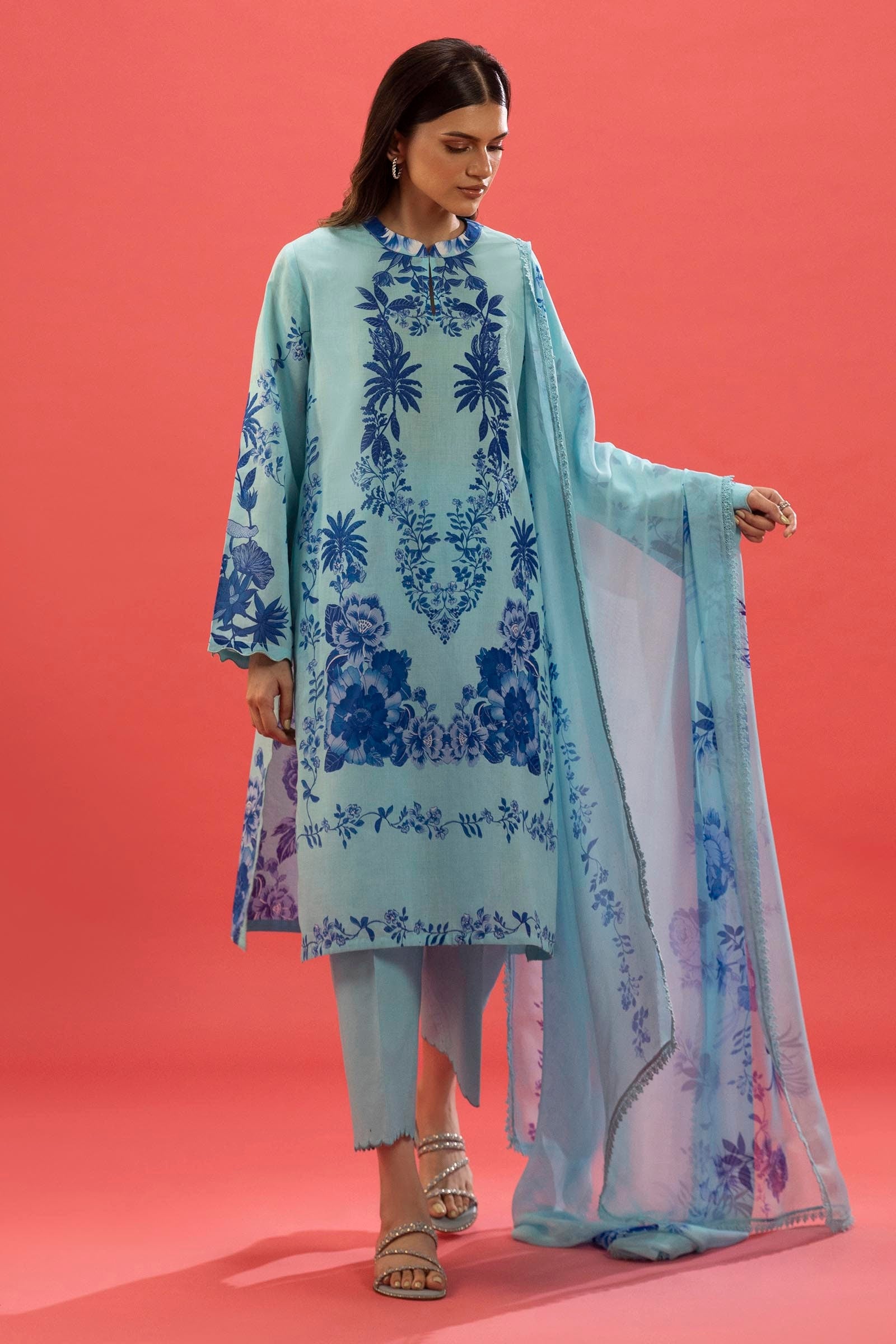 Unstitched Lawn 3 Piece Suit Main image