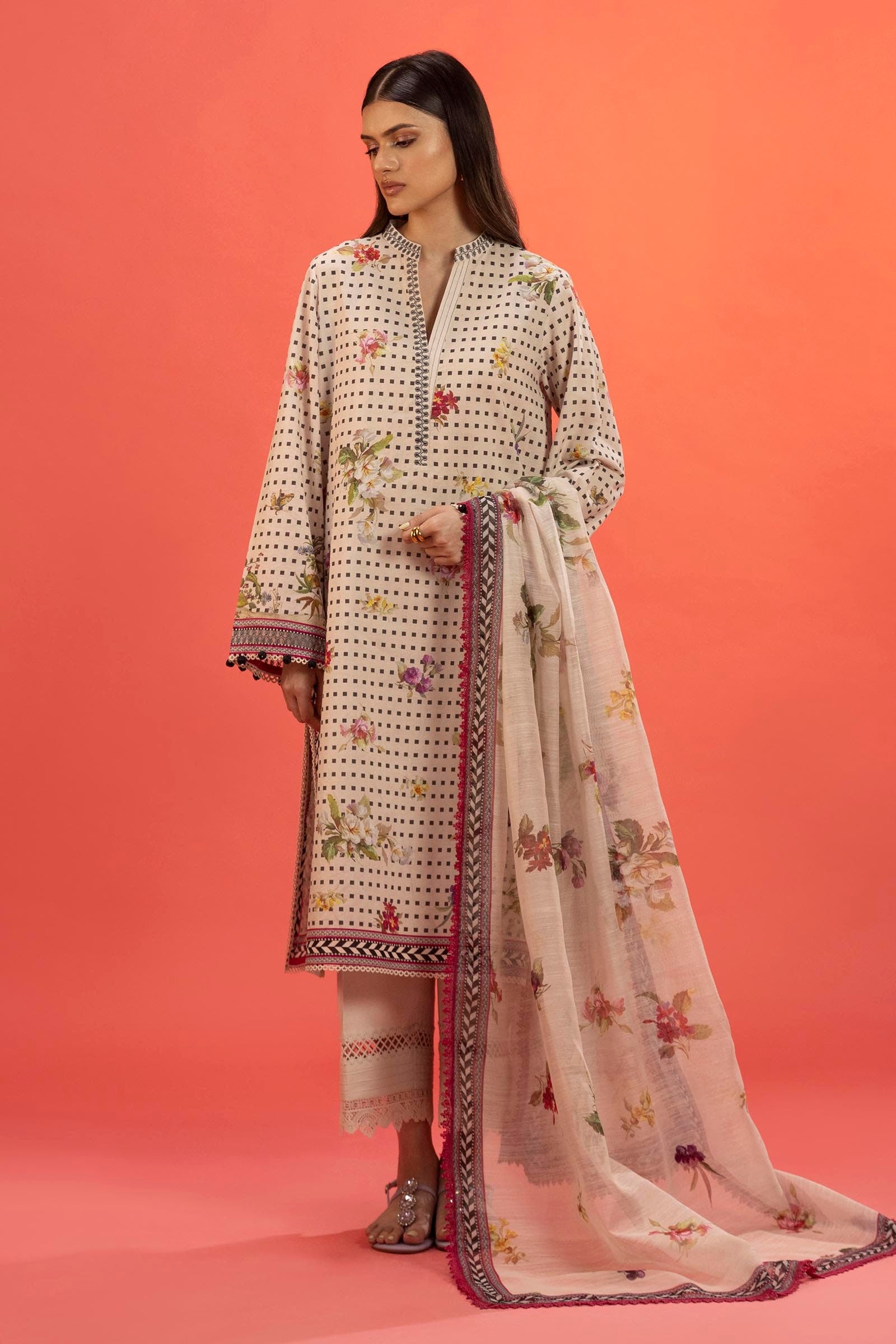 Unstitched Lawn 2 Piece Suit Main image