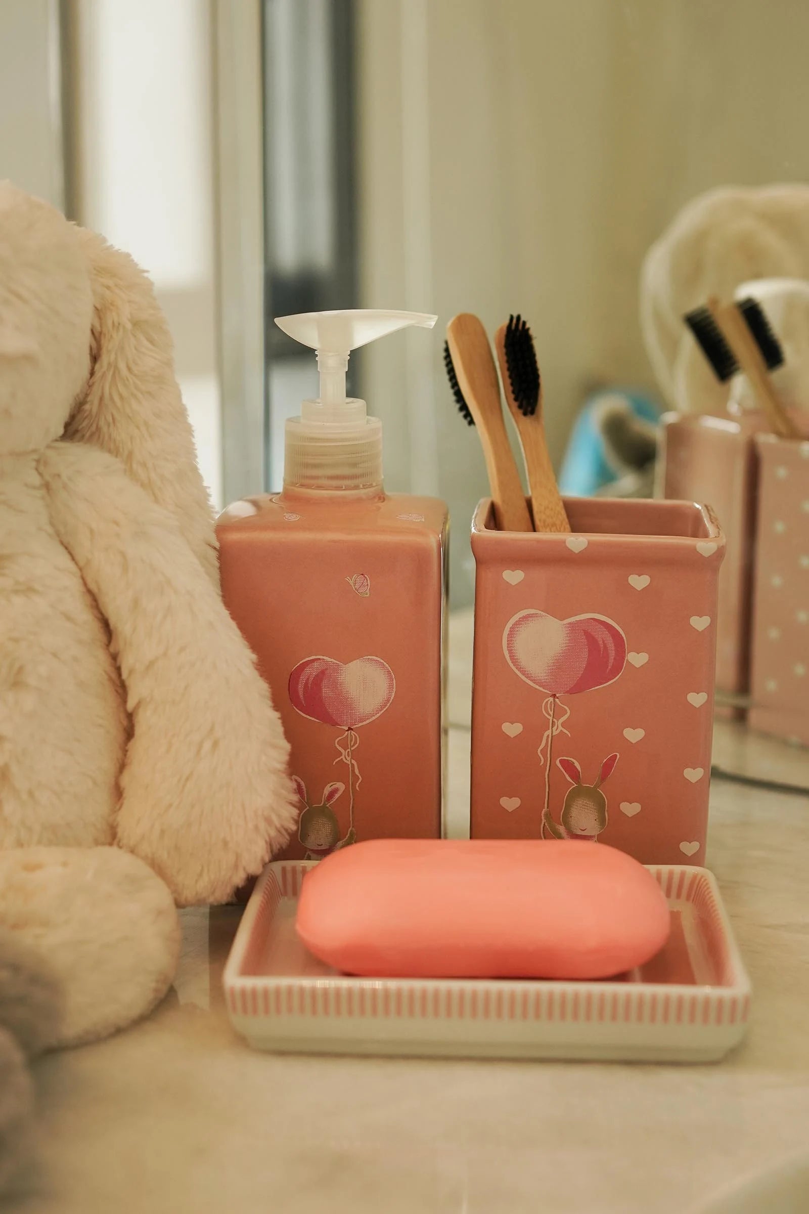 Happy Bunny Bathroom Set Main image