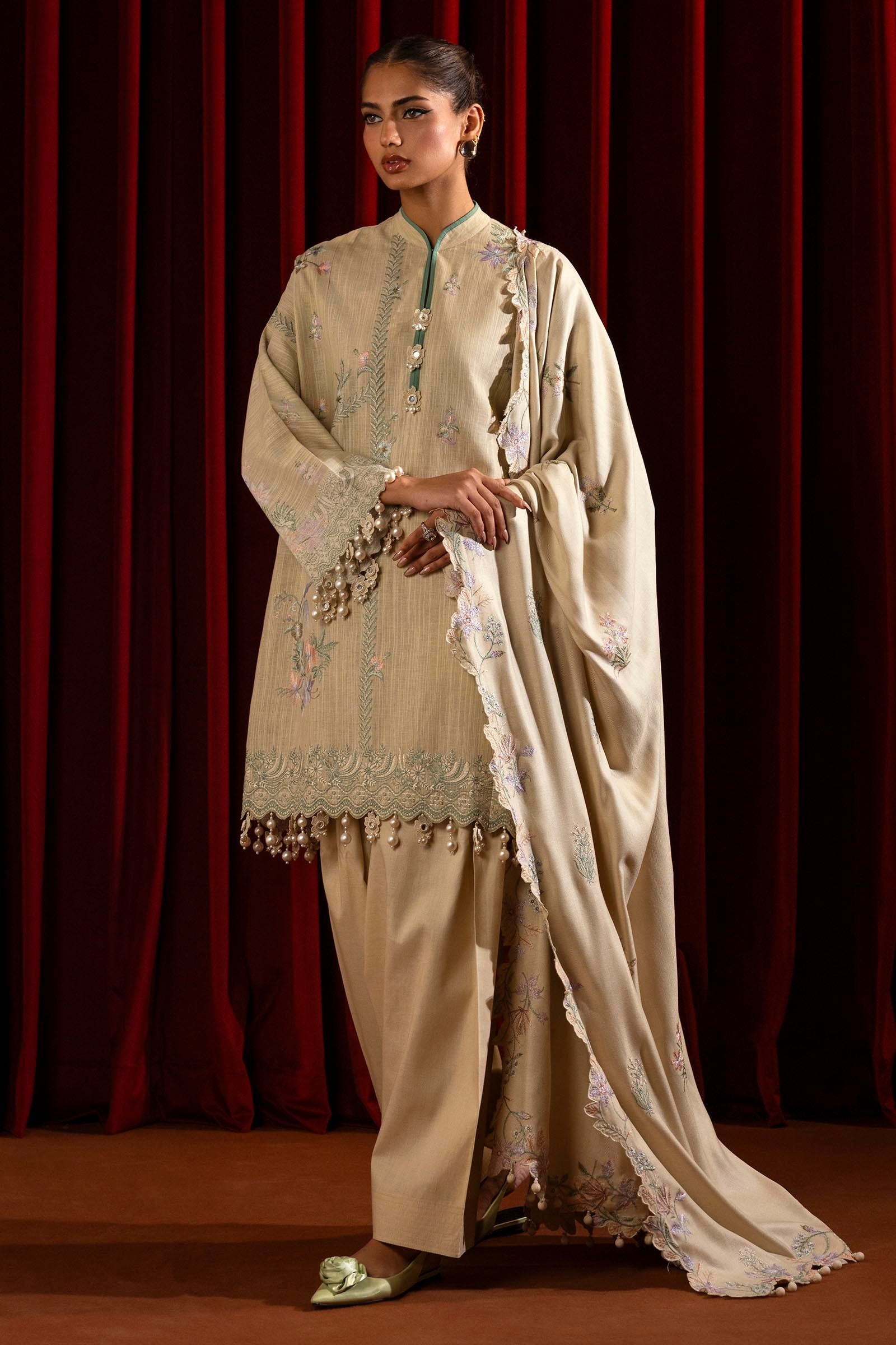 Unstitched Winter Slub 3 Piece Suit Main image
