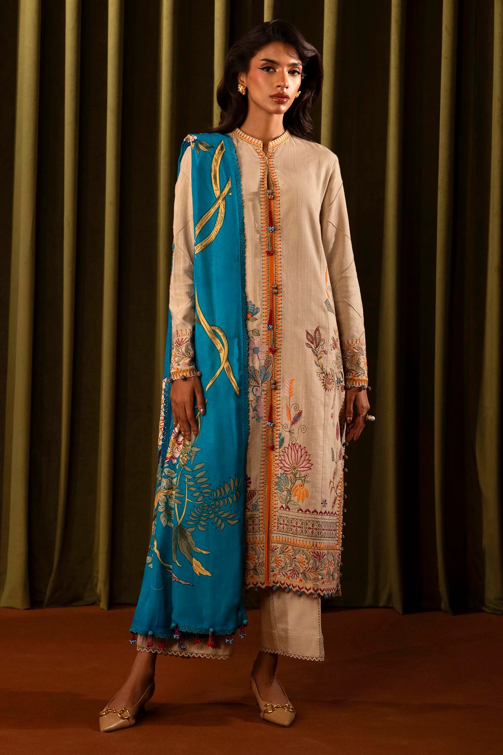 Unstitched Winter Slub 3 Piece Suit Main image