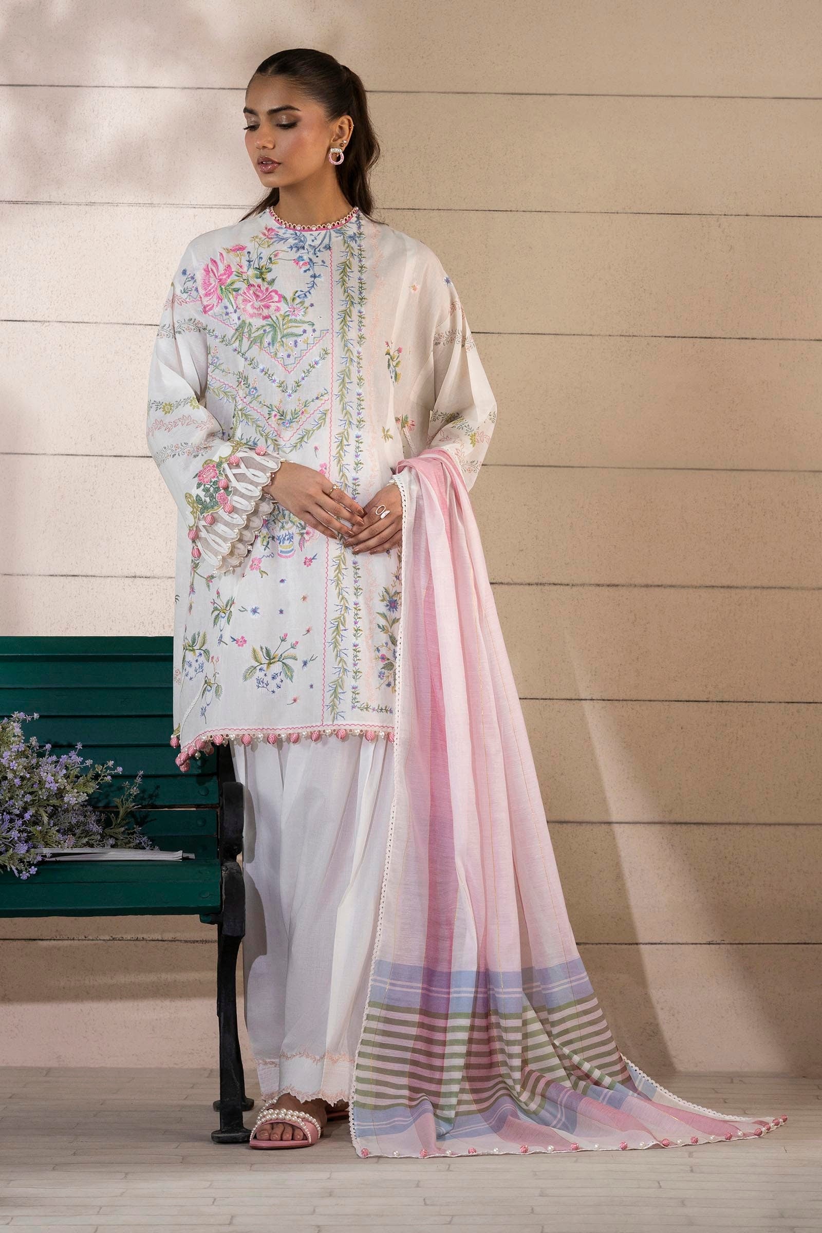 Unstitched 3 Piece Lawn Suit Main image