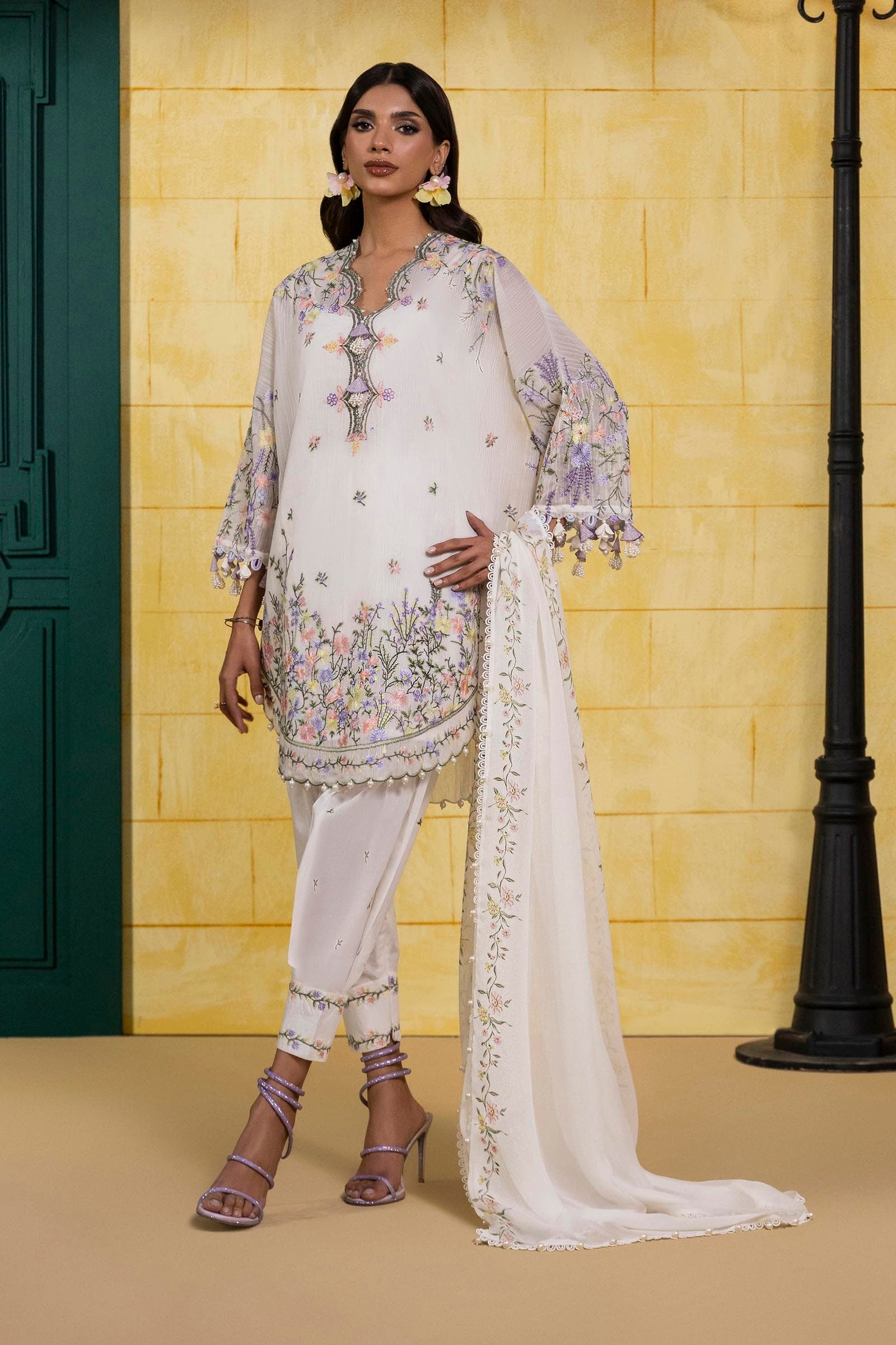Unstitched 3 Piece Lawn Suit Main image