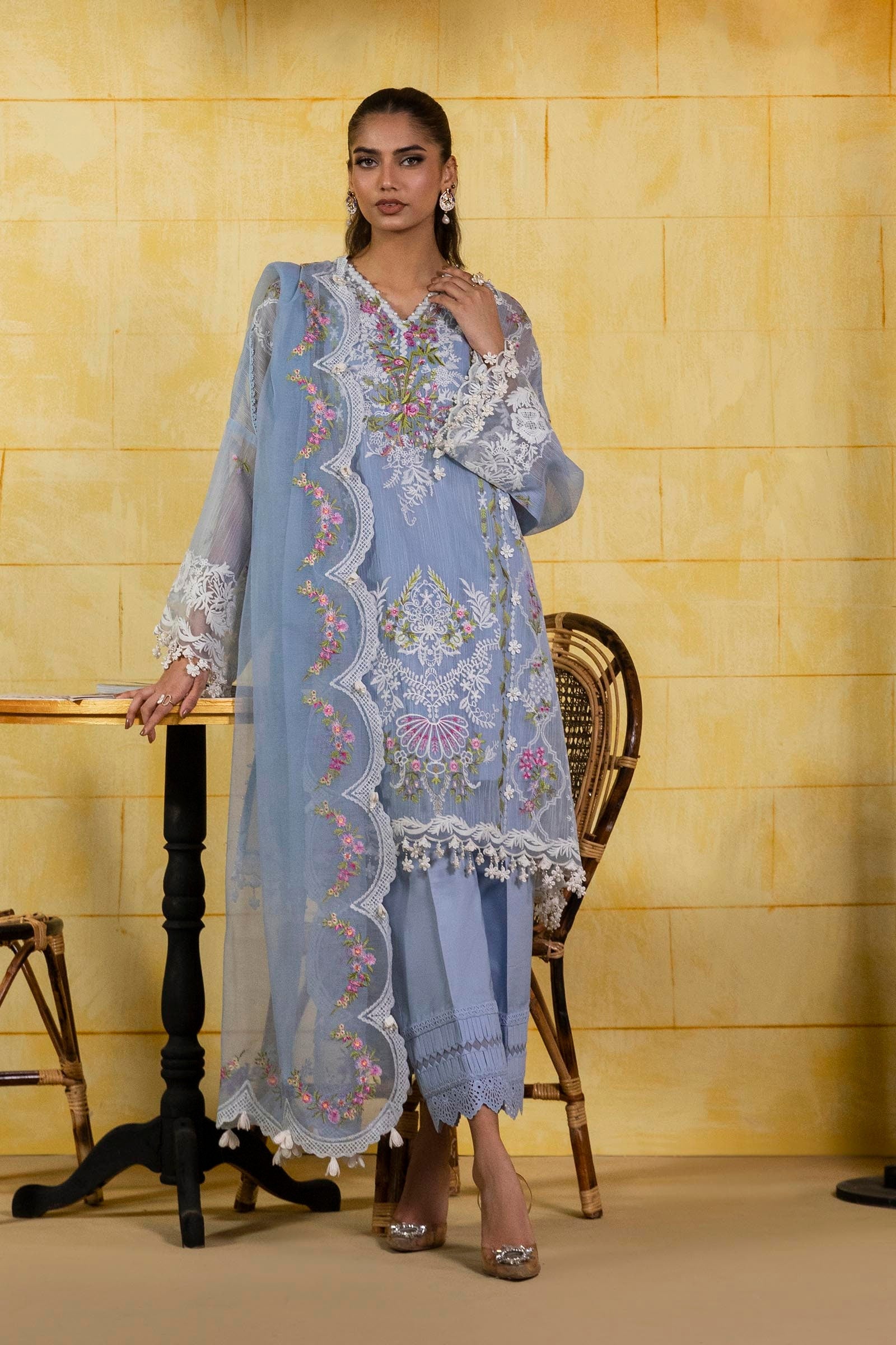 Unstitched 3 Piece Lawn Suit Main image