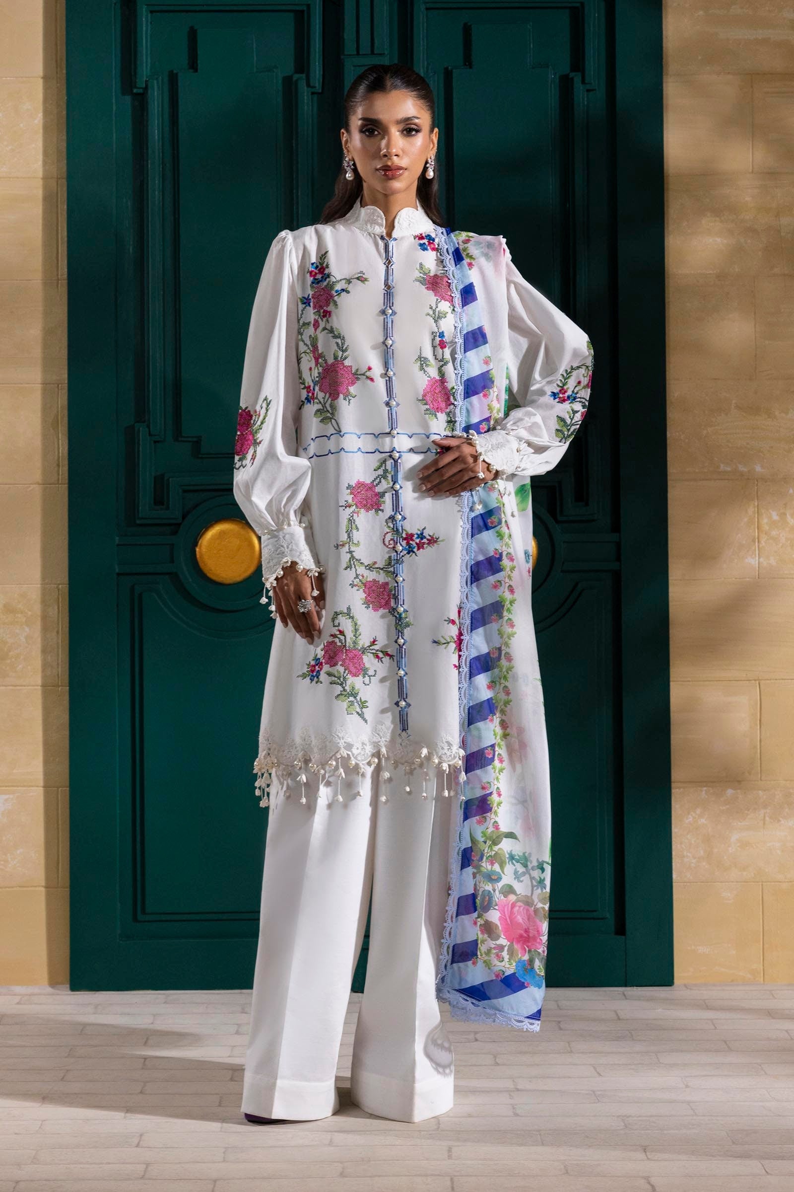 Unstitched 3 Piece Lawn Suit Main image
