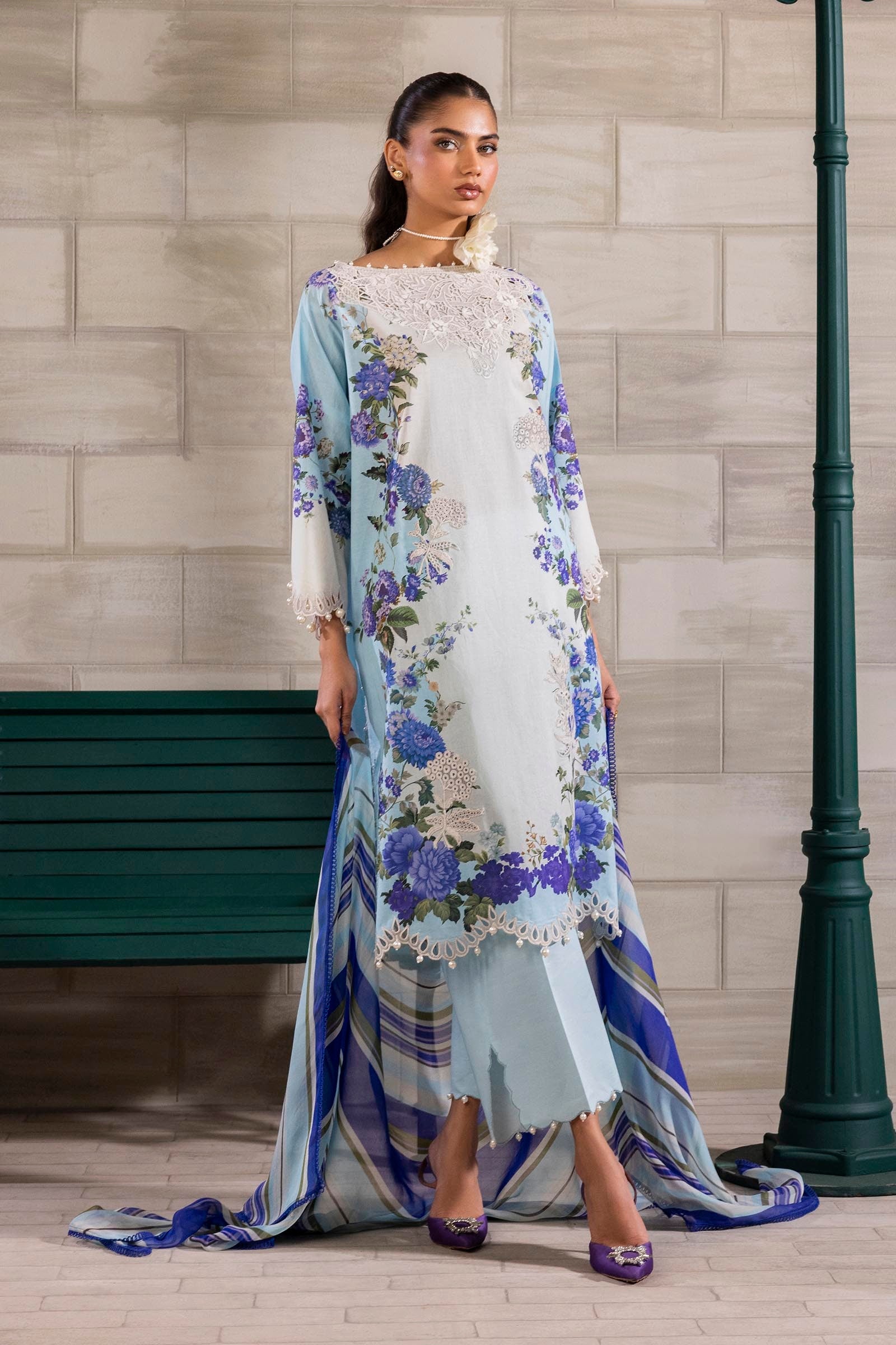 Unstitched 3 Piece Lawn Suit Main image