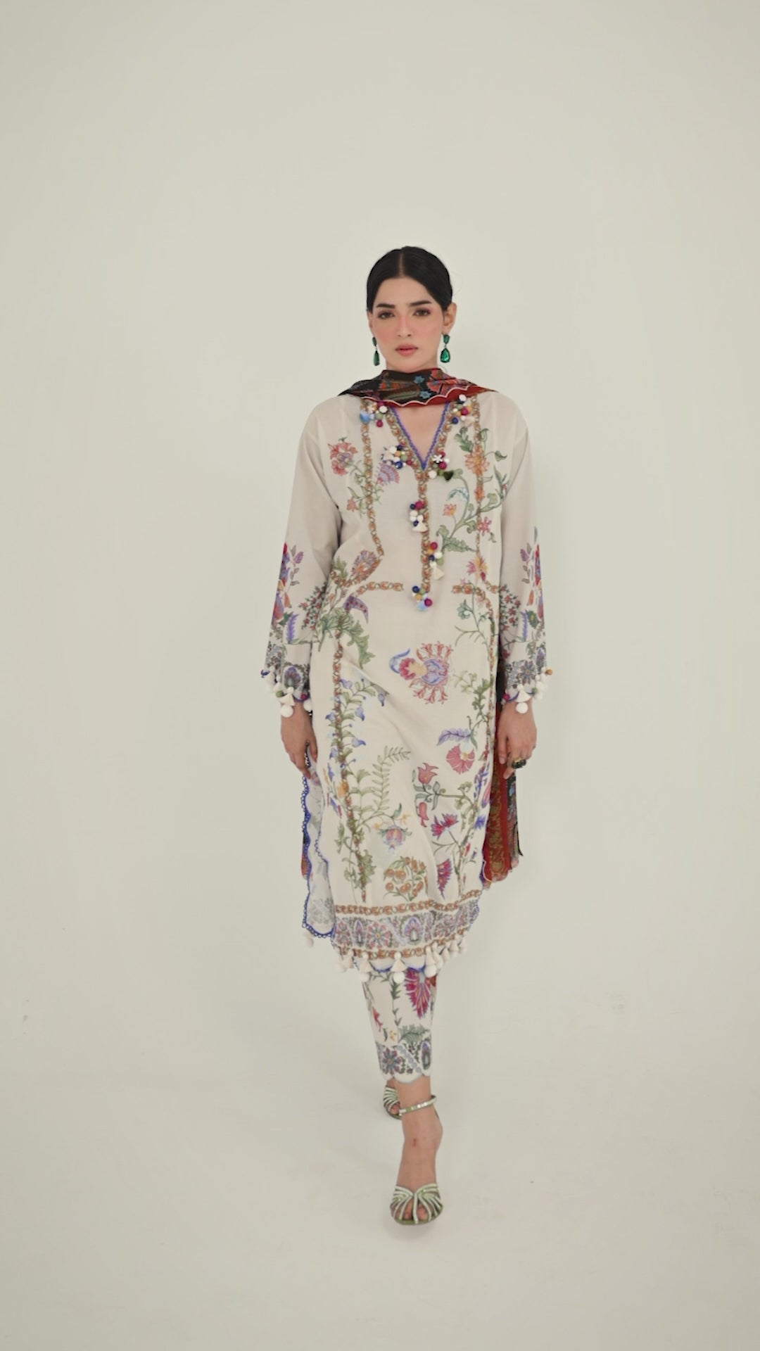 Unstitched Embroidered 3 Piece Muzlin Suit