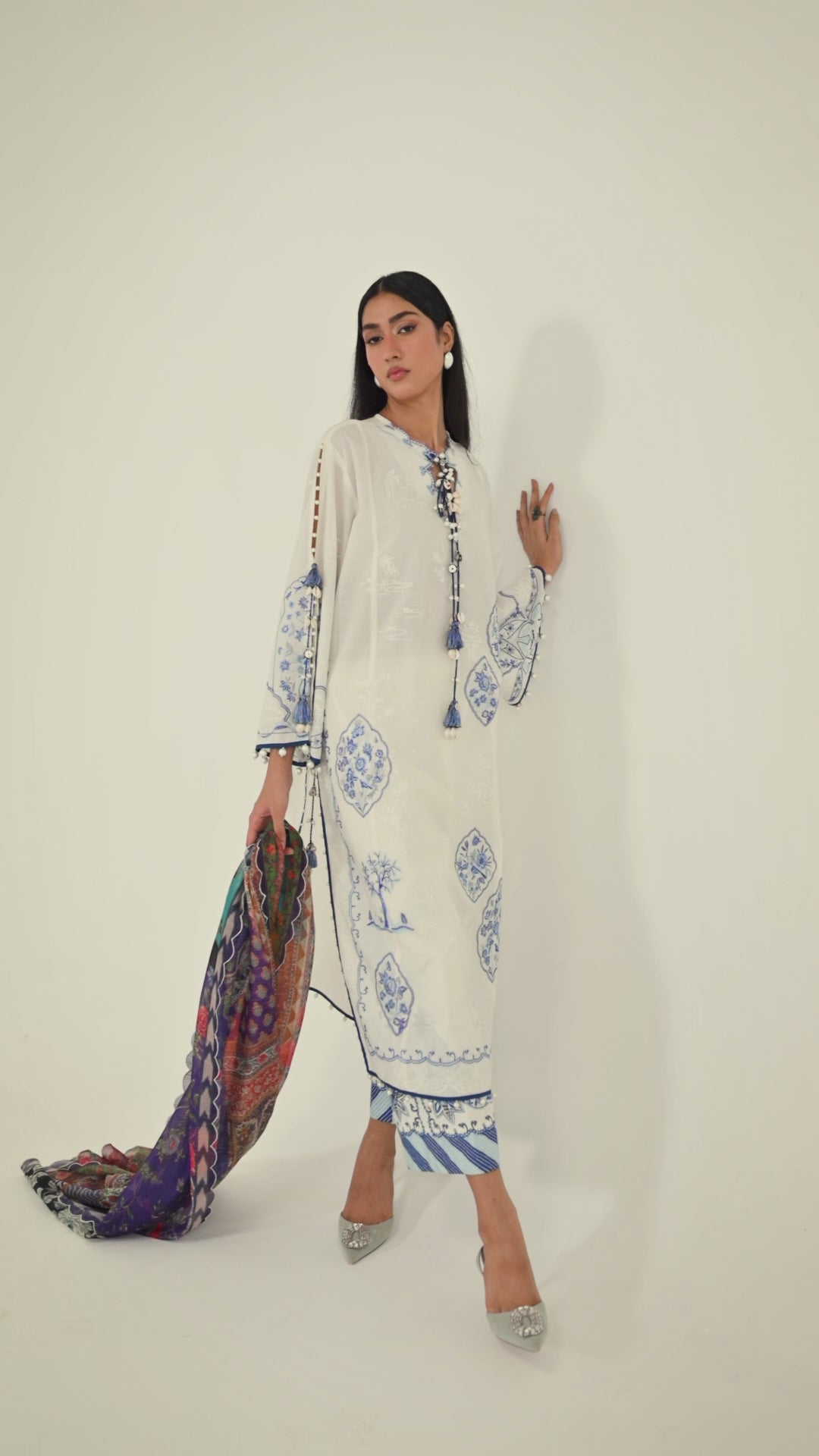 Unstitched Embroidered 3 Piece Muzlin Suit