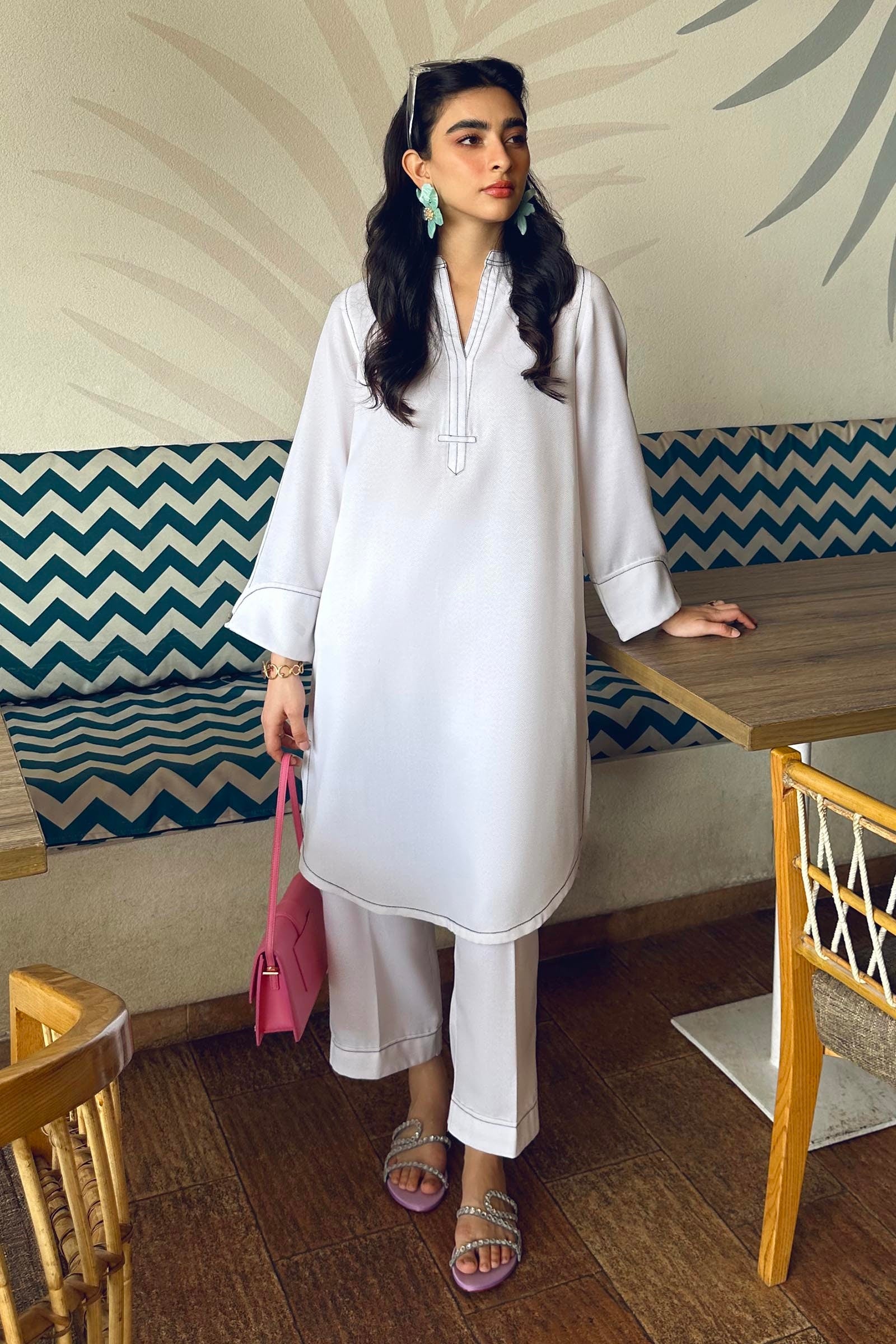 Stitched White Basic Shirt Main image