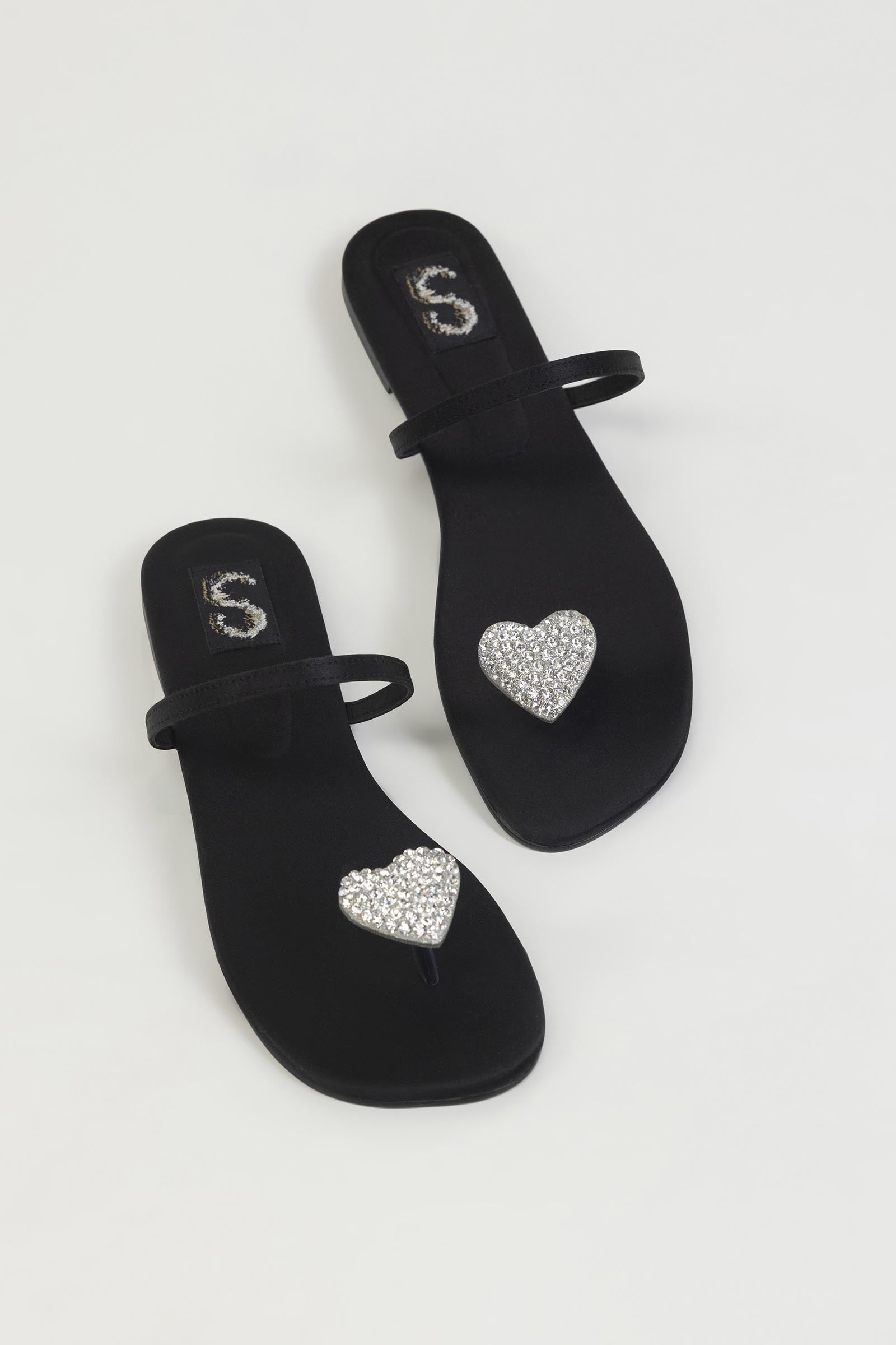Black Heart Toe Ring Flats Main image