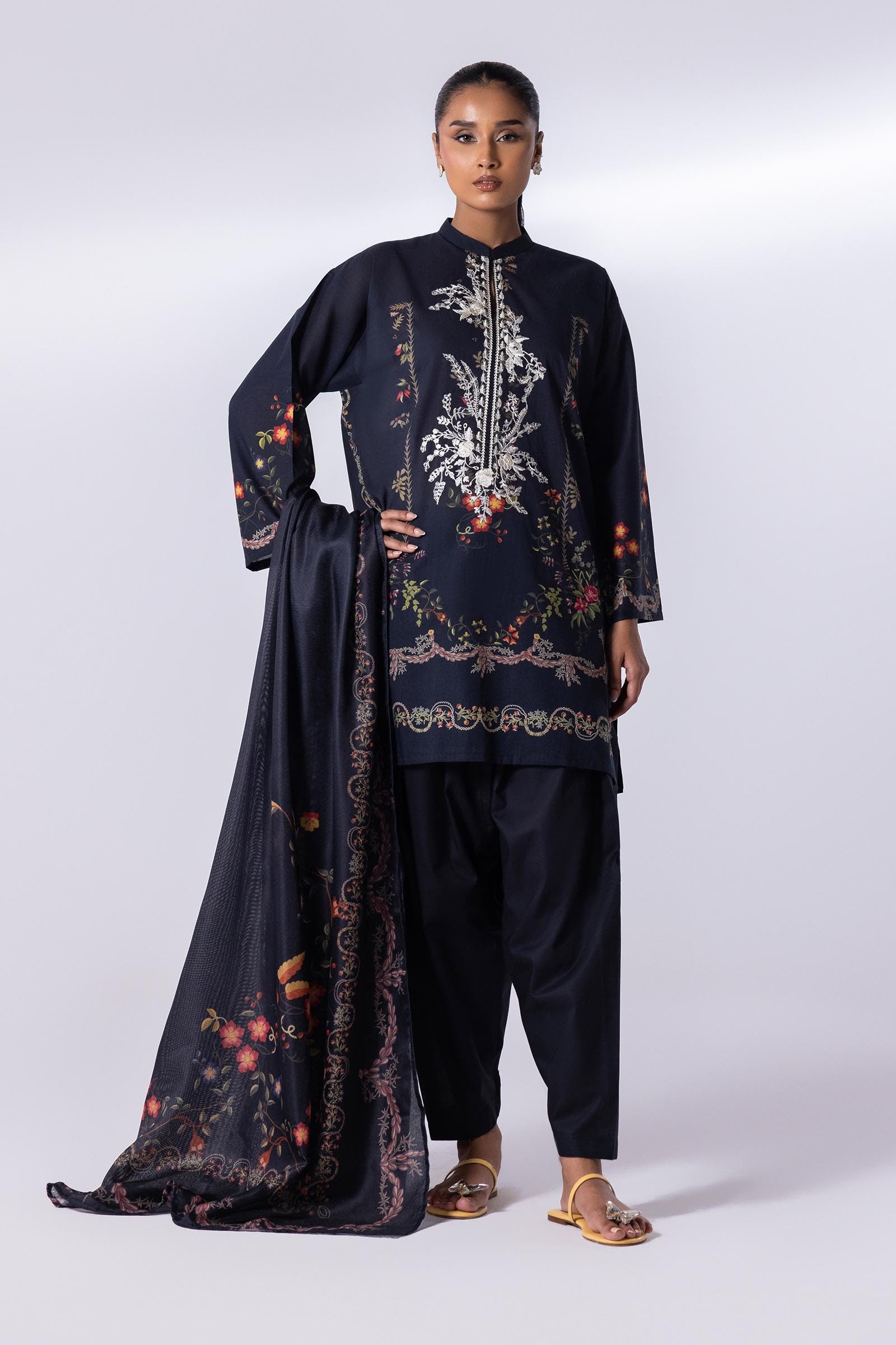 Stitched Mahay Lawn Suit Main image