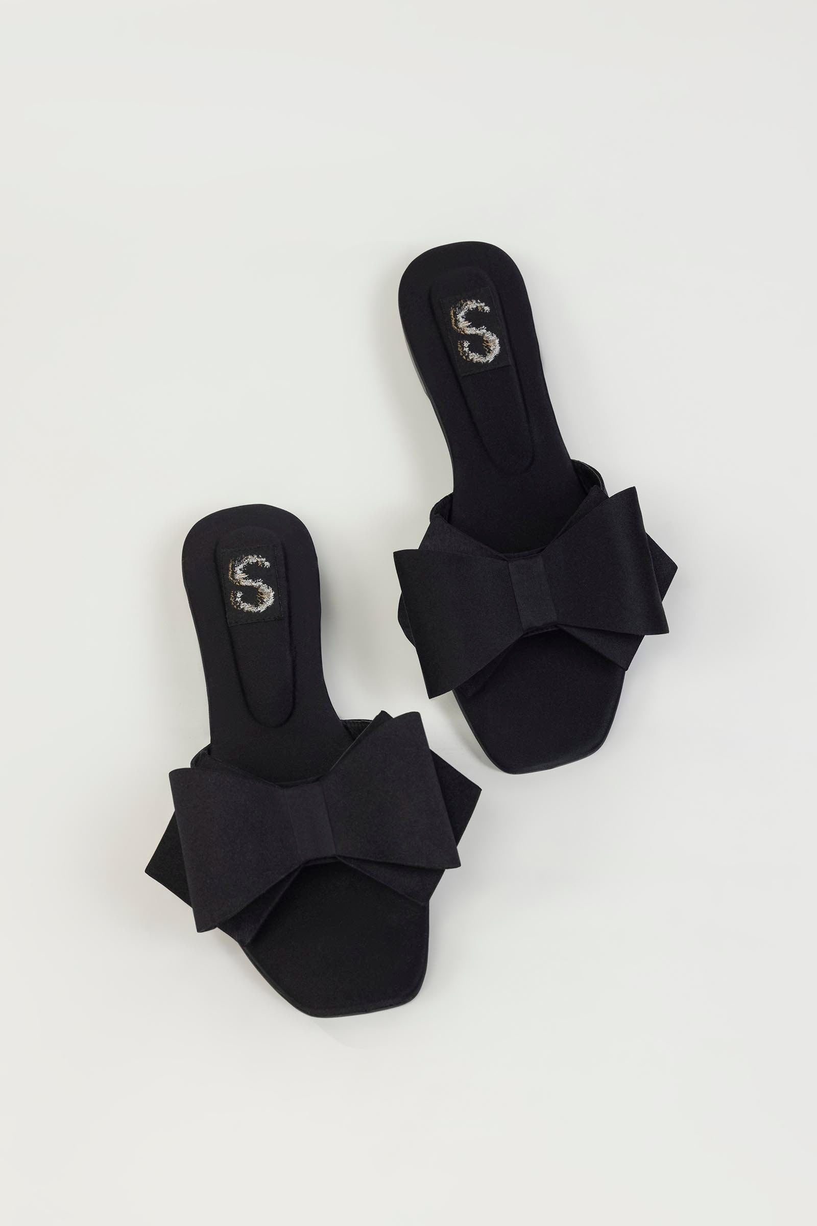 Black Bow Flats Main image
