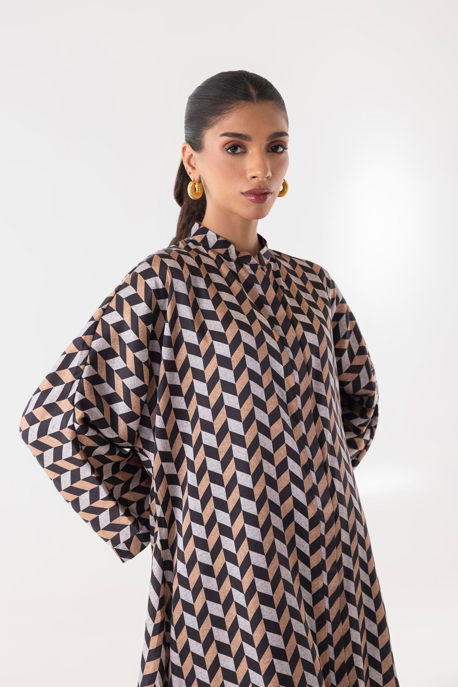 Stitched Black And White Printed Shirt + Culotte Secondary image