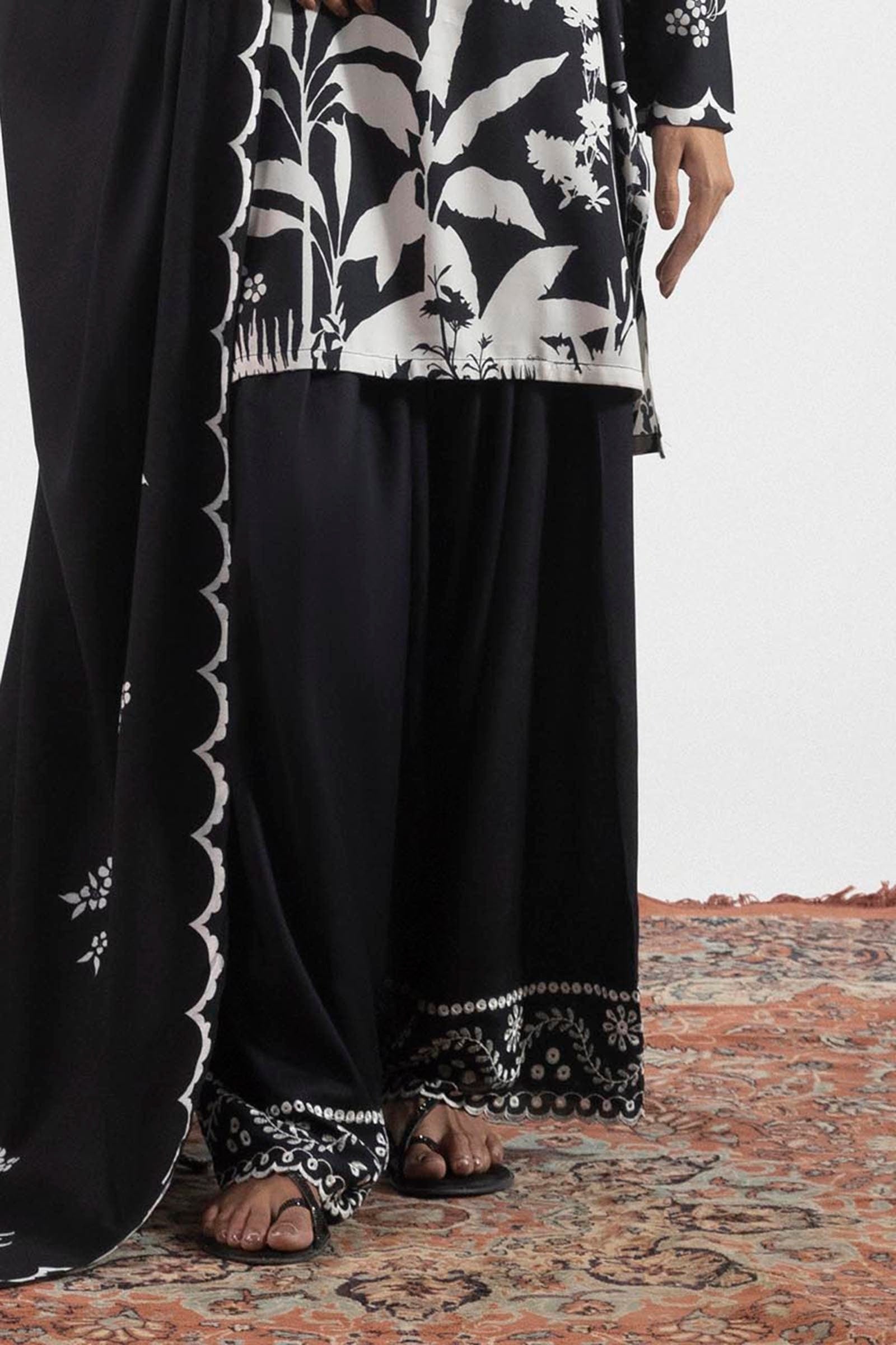 Stitched Linen Shalwar Main image
